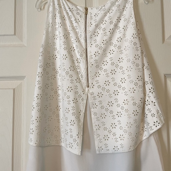 Calvin Klein white top size Medium - Picture 4 of 4